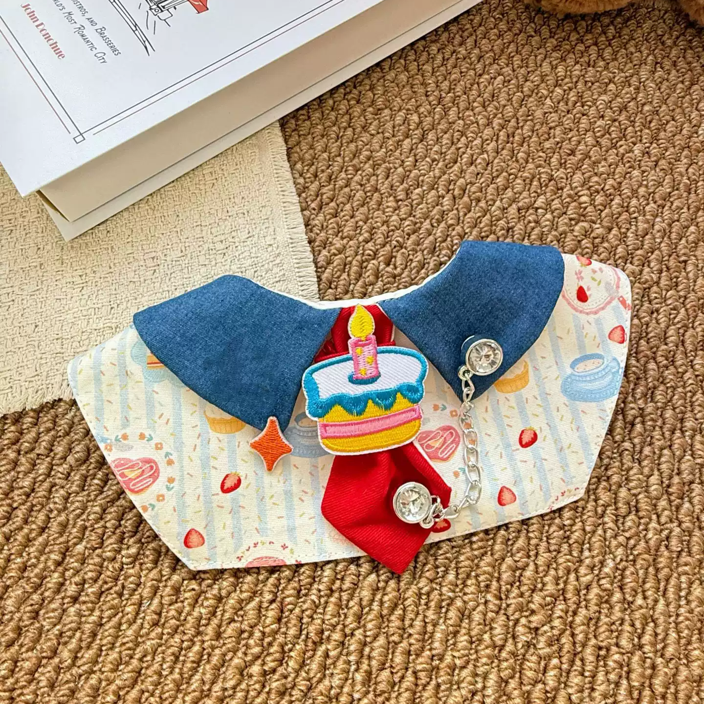 Princess Lace Pet Bib – Elastic Birthday Scarf for Cats & Dogs  MOE0021